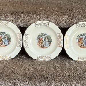Cream Decorative Porcelain Dessert Plates with Gold Trim (Se